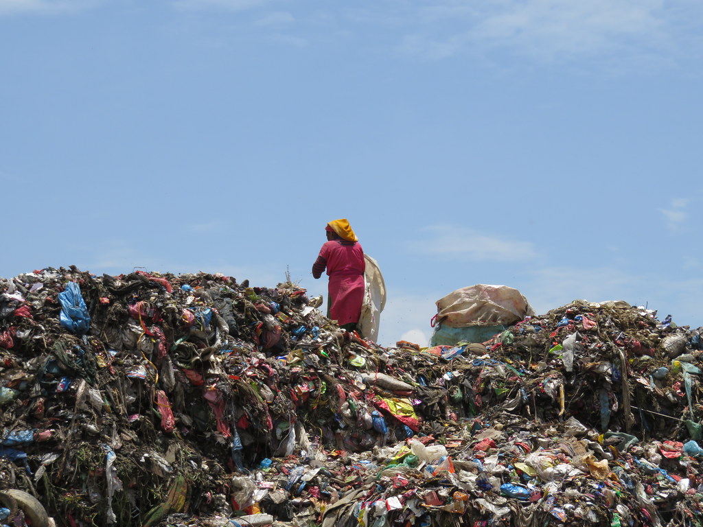 A Noxious Underground Landfill Fire Has Burned for Weeks in Alabama